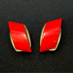 Vintage Bakelite Clip On Earrings